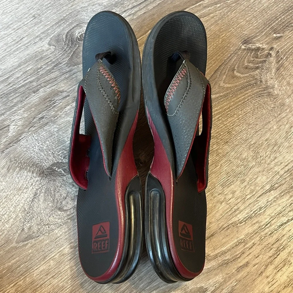 Reef Fanning Mens Flip Flops Black Red Bottle Opener Sandals Size 9 FGK